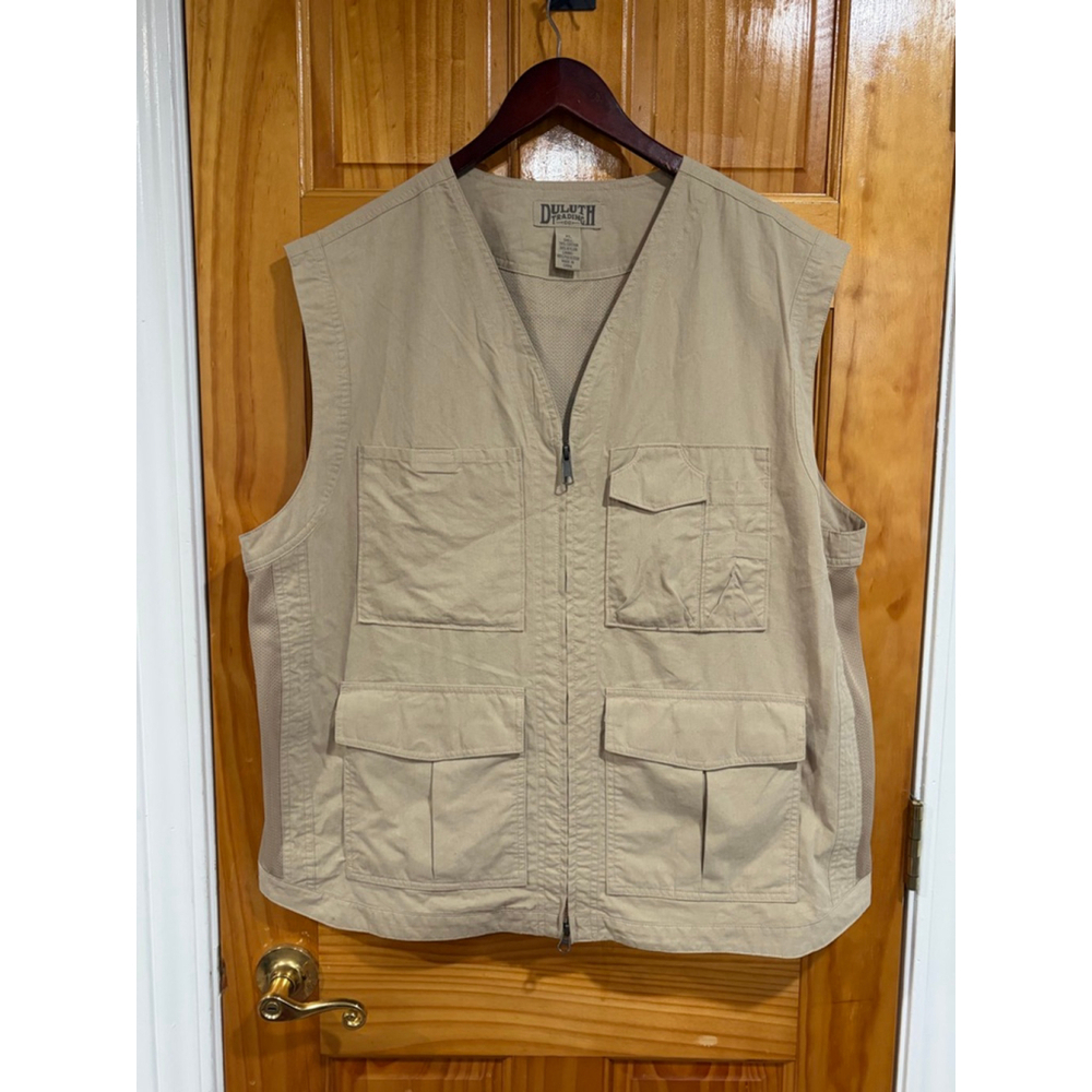 Duluth Trading Co Fisherman Utility Vest Khaki Tan Men’s XL Travel Outdoor
